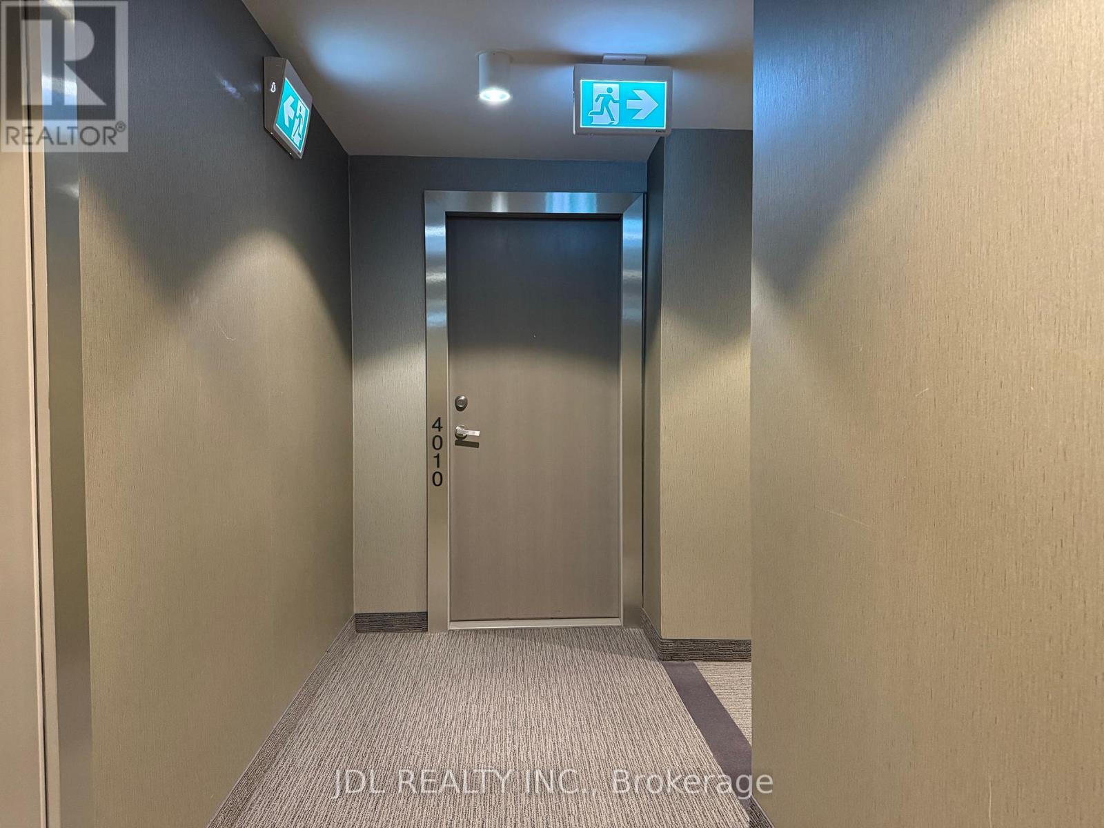 4010 - 100 HARBOUR STREET, Toronto (Waterfront Communities), Ontario, M5J0B5 — Photo 2