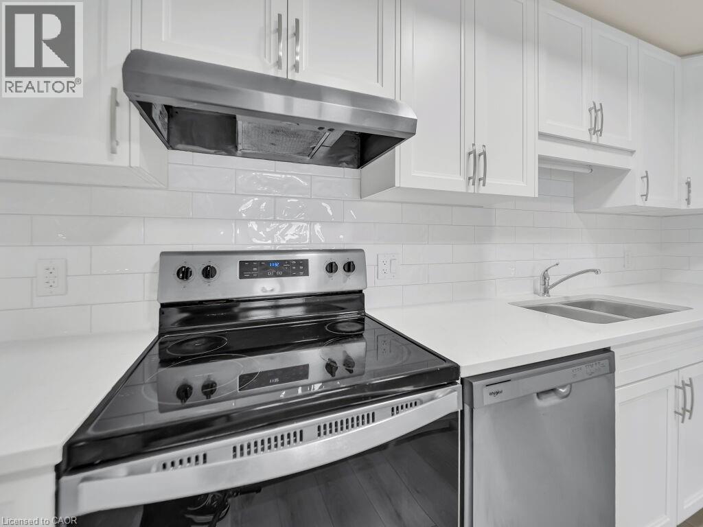 142 FOAMFLOWER Place Unit# C 41, Waterloo, Ontario, N2V0G9 — Photo 12