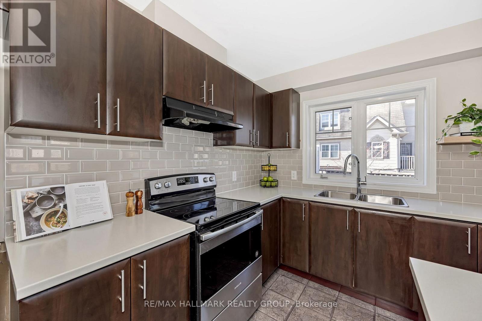 618 MARTINIQUE LANE, Ottawa, Ontario, K2S0L9 — Photo 18