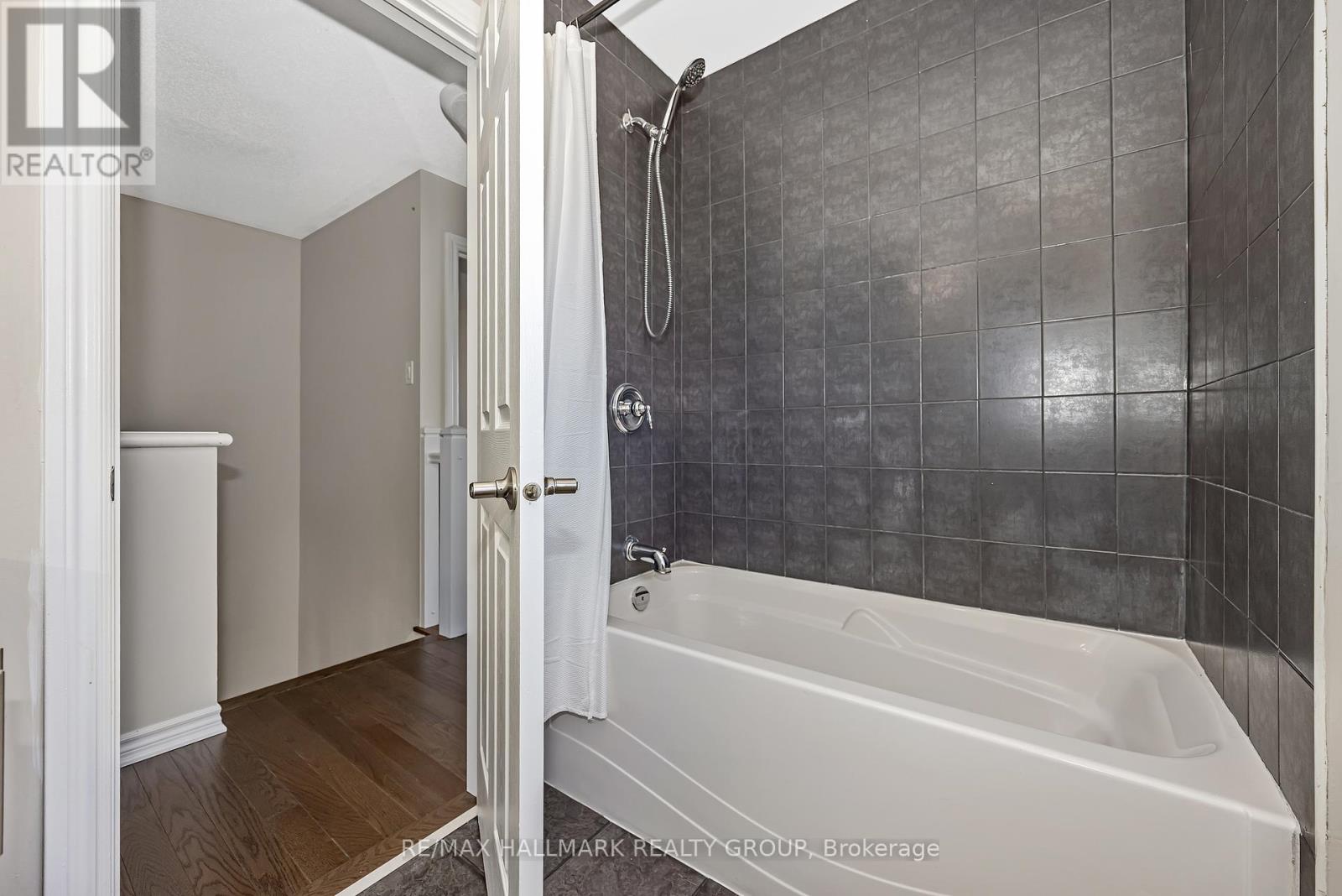 618 MARTINIQUE LANE, Ottawa, Ontario, K2S0L9 — Photo 34