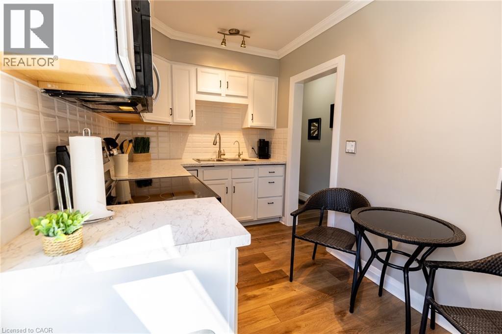 110 LORNE Crescent, Kitchener, Ontario, N2M3Y5 — Photo 9