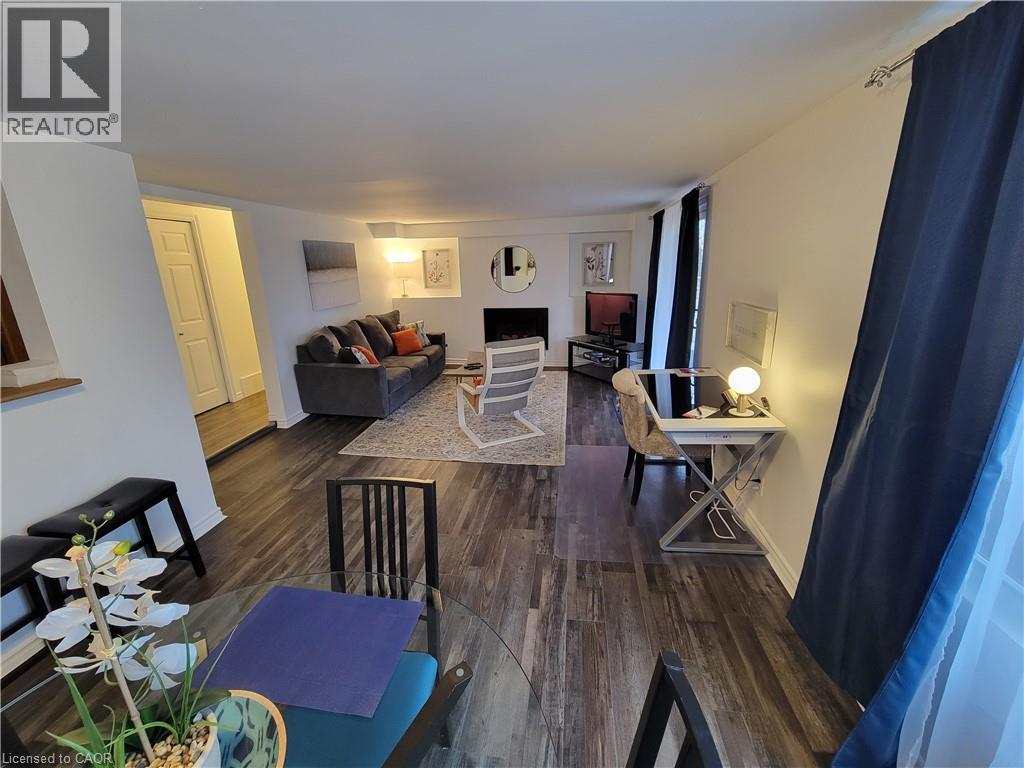 290 N FAIRWAY Road N Unit# B, Kitchener, Ontario, N2A2P2 — Photo 6