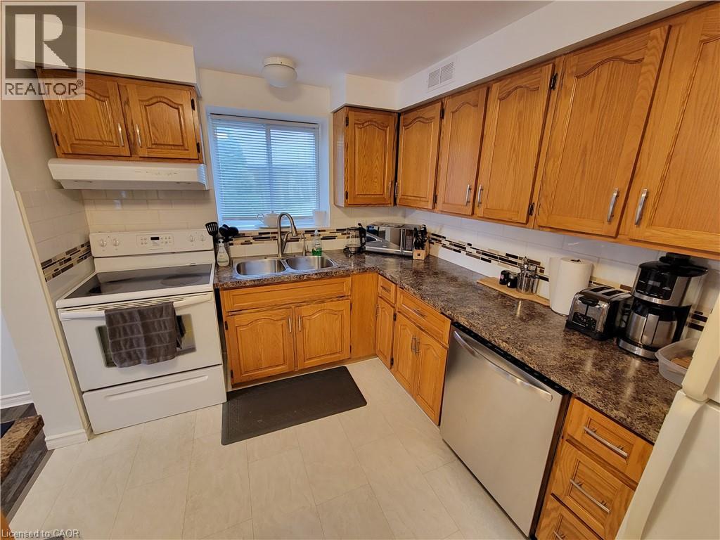 290 N FAIRWAY Road N Unit# B, Kitchener, Ontario, N2A2P2 — Photo 7