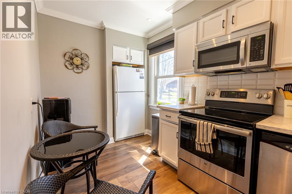 110 LORNE Crescent, Kitchener, Ontario, N2M3Y5 — Photo 9