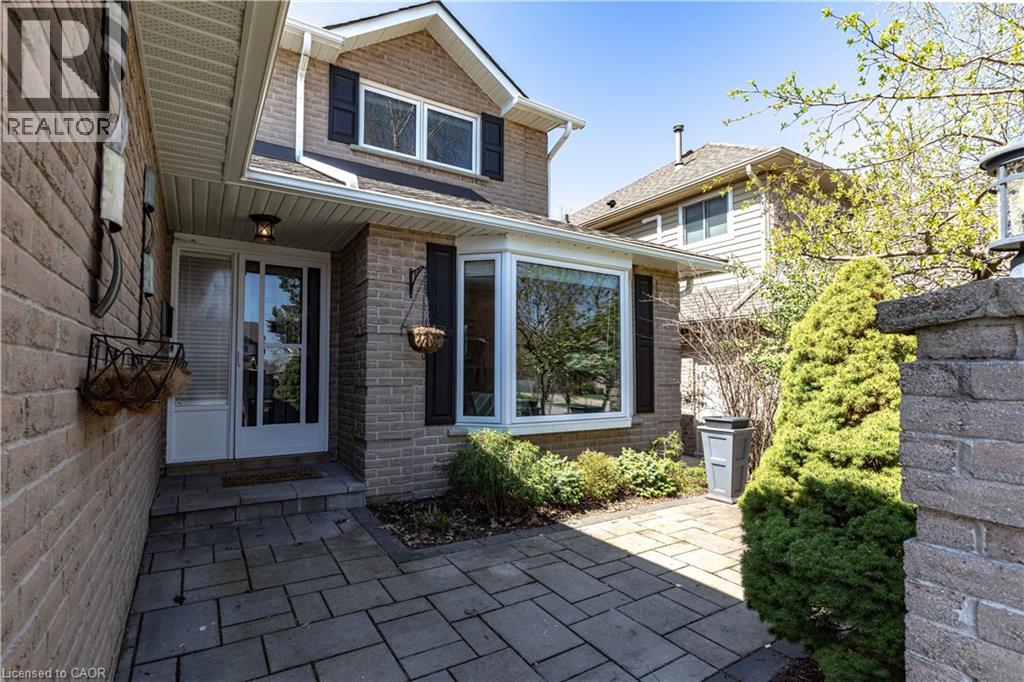 2391 ARNOLD Crescent, Burlington, Ontario, L7F4J2 — Photo 2