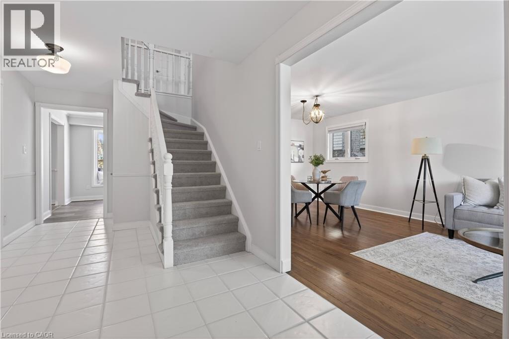 2391 ARNOLD Crescent, Burlington, Ontario, L7F4J2 — Photo 5