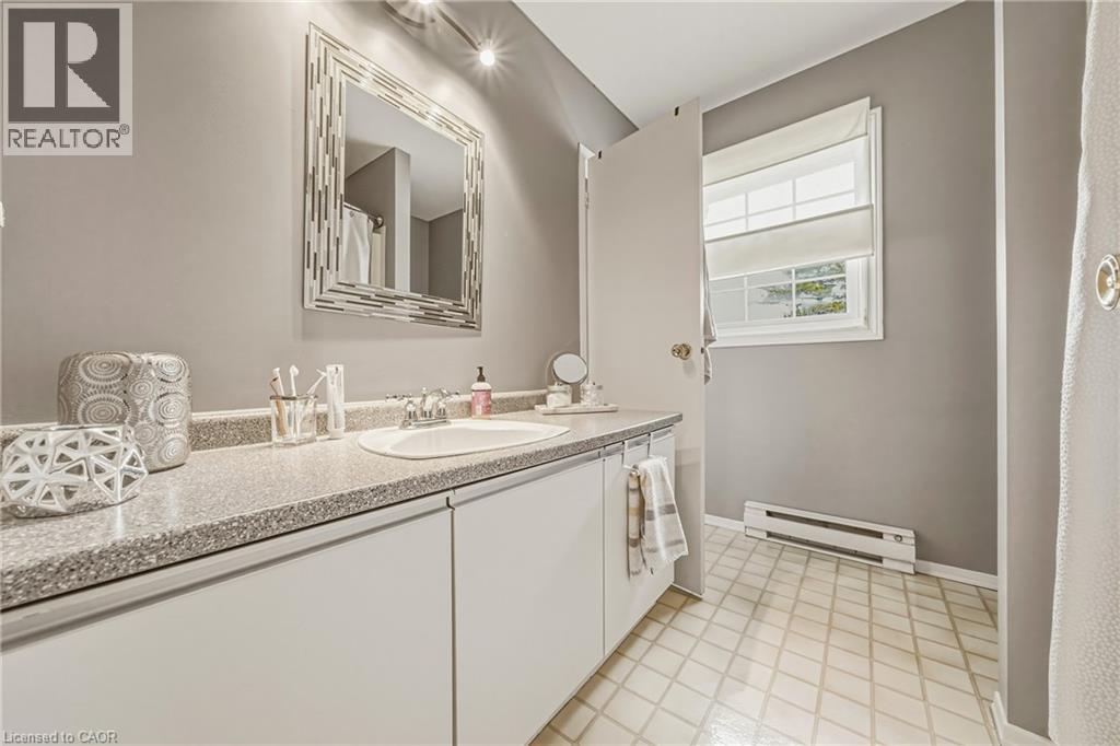 26 POPLAR Drive Unit# 25, Cambridge, Ontario, N3C4A3 — Photo 18