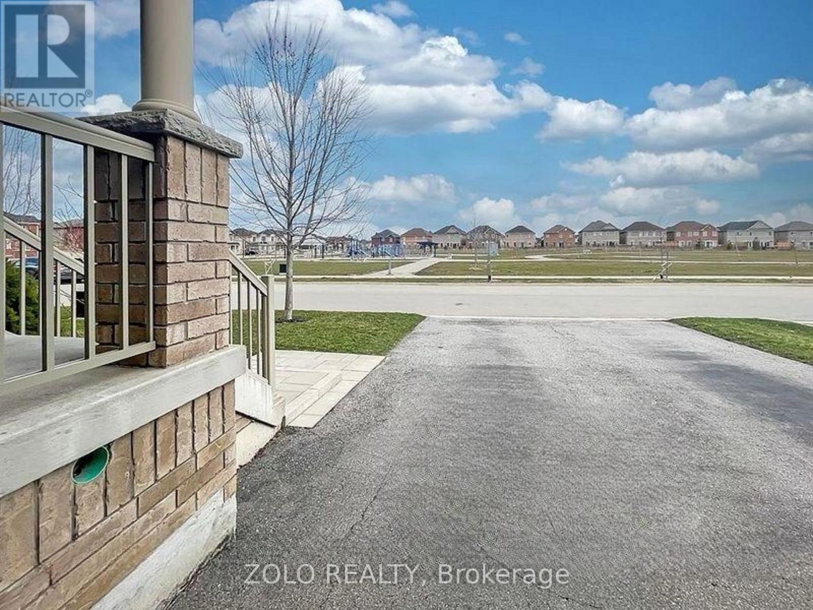 107 ATTRIDGE CRESCENT, Hamilton (Waterdown), Ontario, L0R2H7 — Photo 4