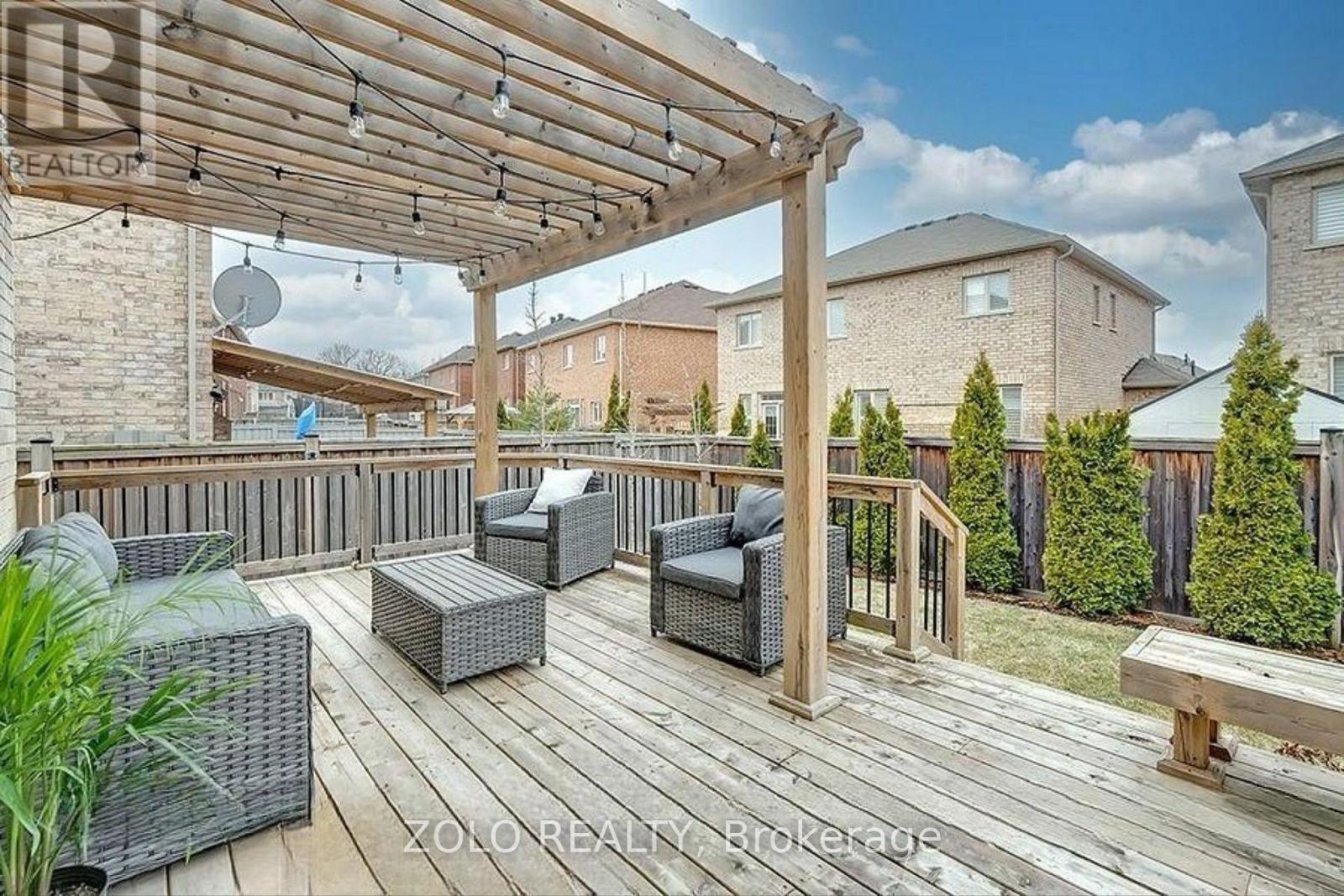 107 ATTRIDGE CRESCENT, Hamilton (Waterdown), Ontario, L0R2H7 — Photo 5