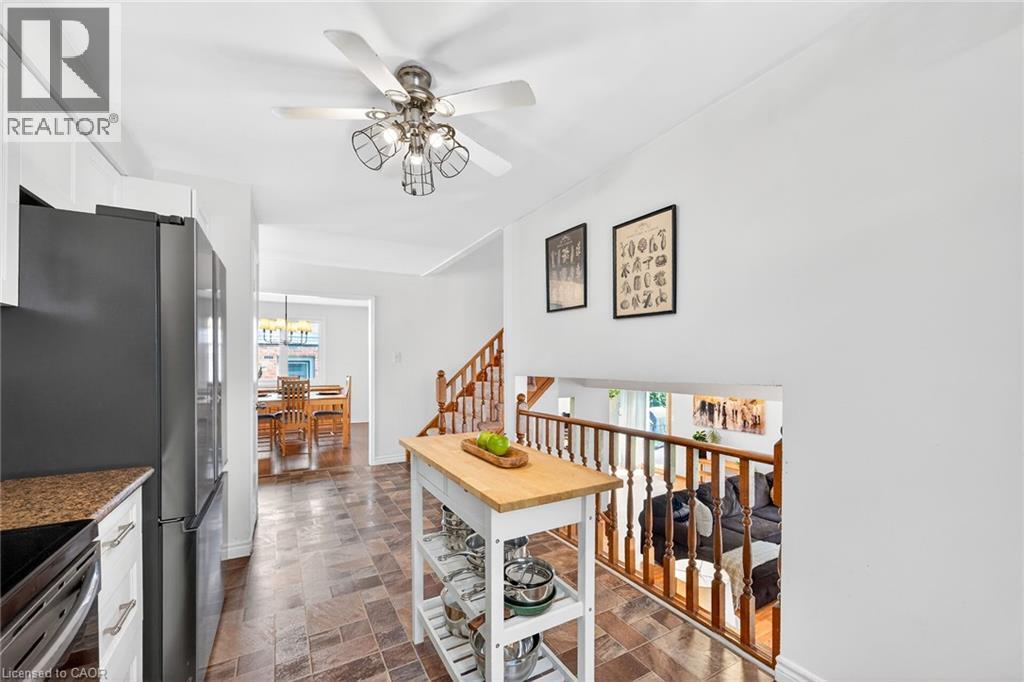 22 VANCE Crescent, Waterdown, Ontario, L8B0B8 — Photo 13
