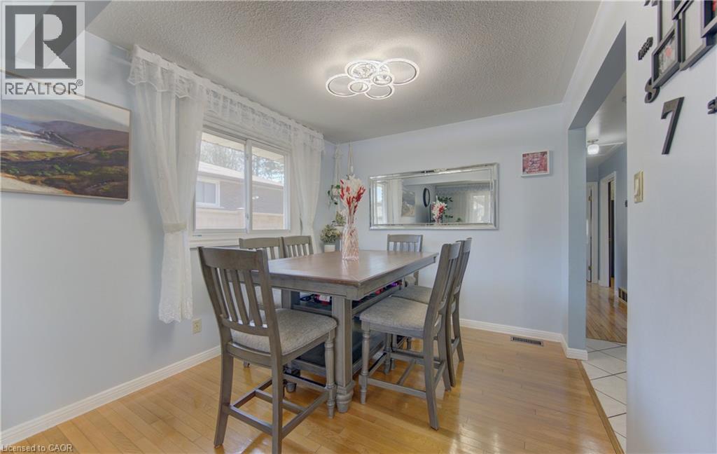 170 MARTINGLEN Crescent, Kitchener, Ontario, N2E2A2 — Photo 12