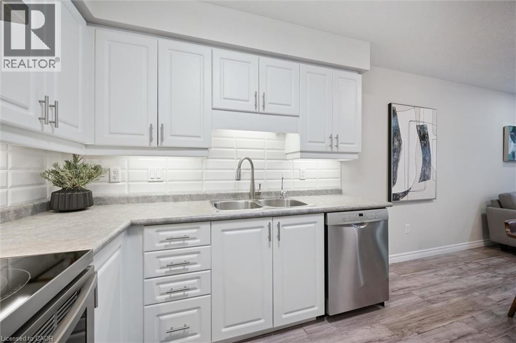 85 BANKSIDE Drive Unit# K61, Kitchener, Ontario, N2N3M4 — Photo 13