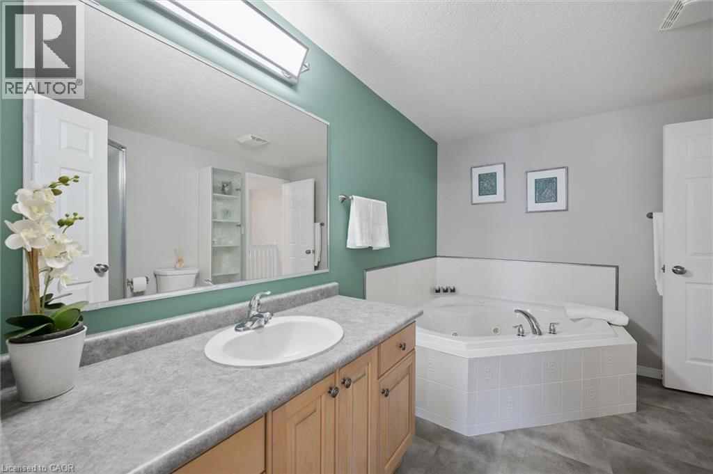 85 BANKSIDE Drive Unit# K61, Kitchener, Ontario, N2N3M4 — Photo 21