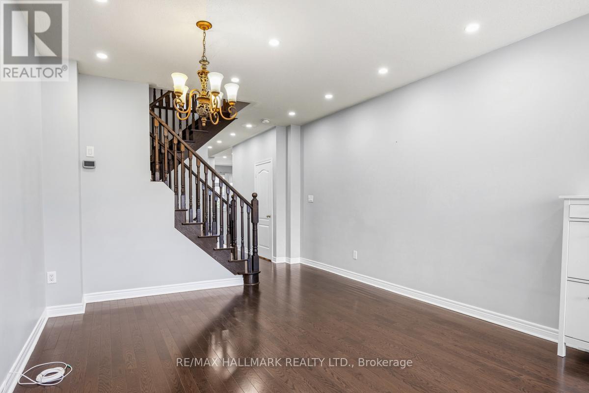 33 TOMABROOK CRESCENT, Brampton (Sandringham-Wellington), Ontario, L6R0V2 — Photo 4