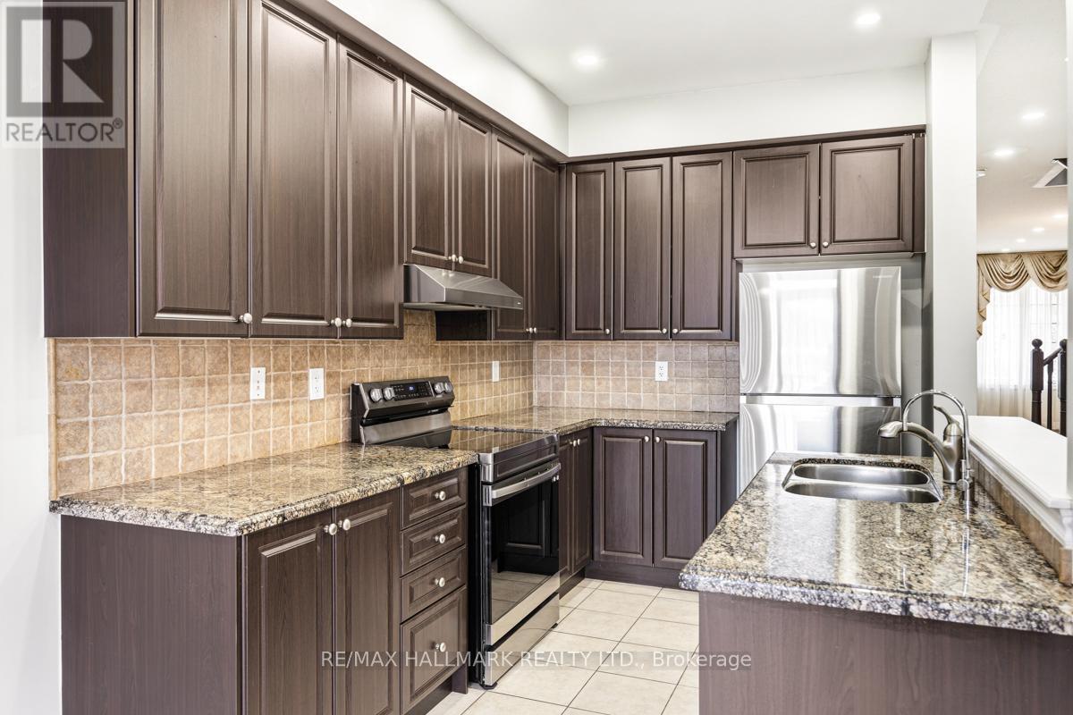 33 TOMABROOK CRESCENT, Brampton (Sandringham-Wellington), Ontario, L6R0V2 — Photo 5