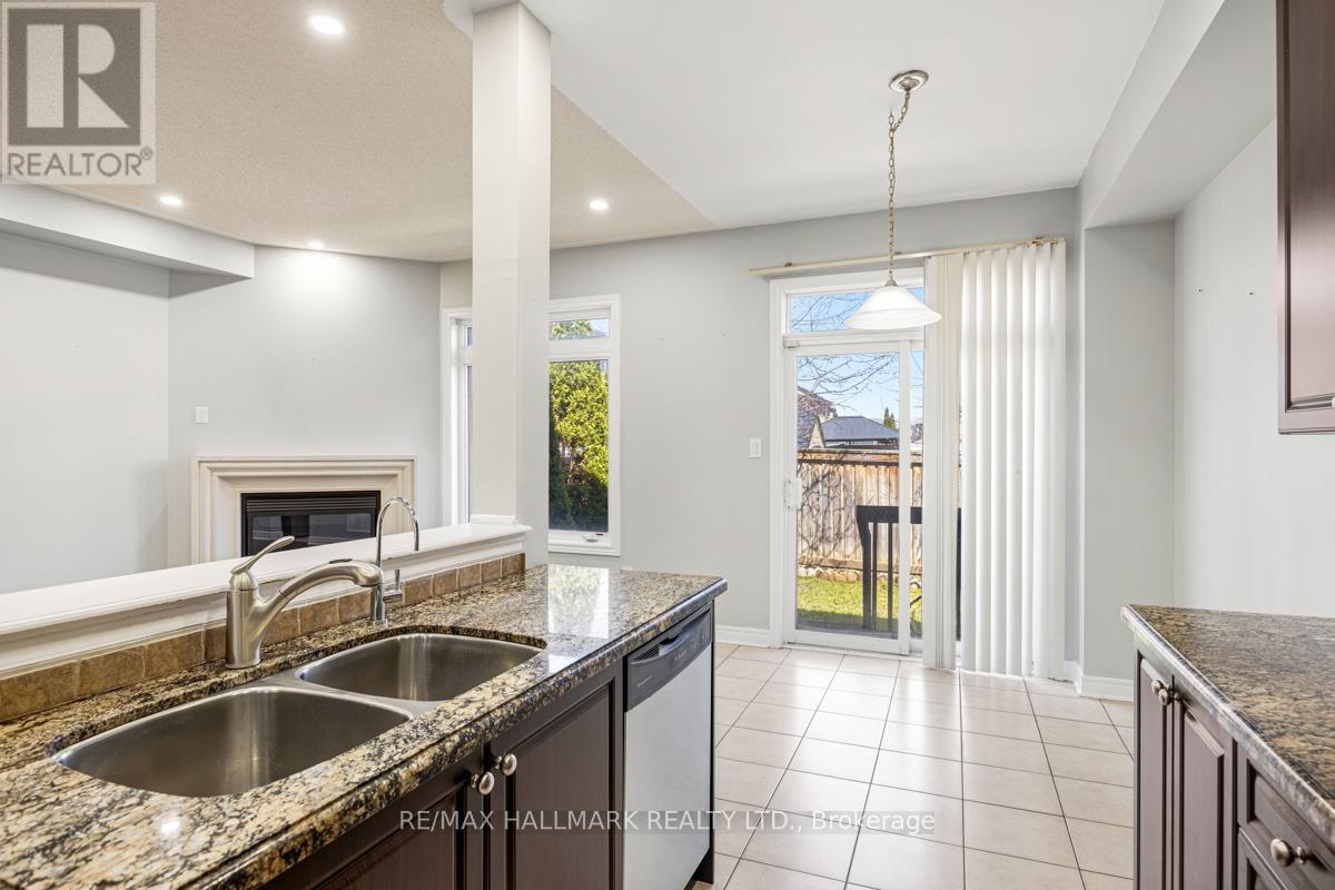 33 TOMABROOK CRESCENT, Brampton (Sandringham-Wellington), Ontario, L6R0V2 — Photo 8