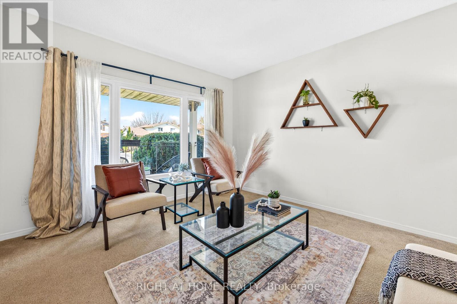 22 VANCE CRESCENT, Hamilton (Waterdown), Ontario, L8B0B8 — Photo 6