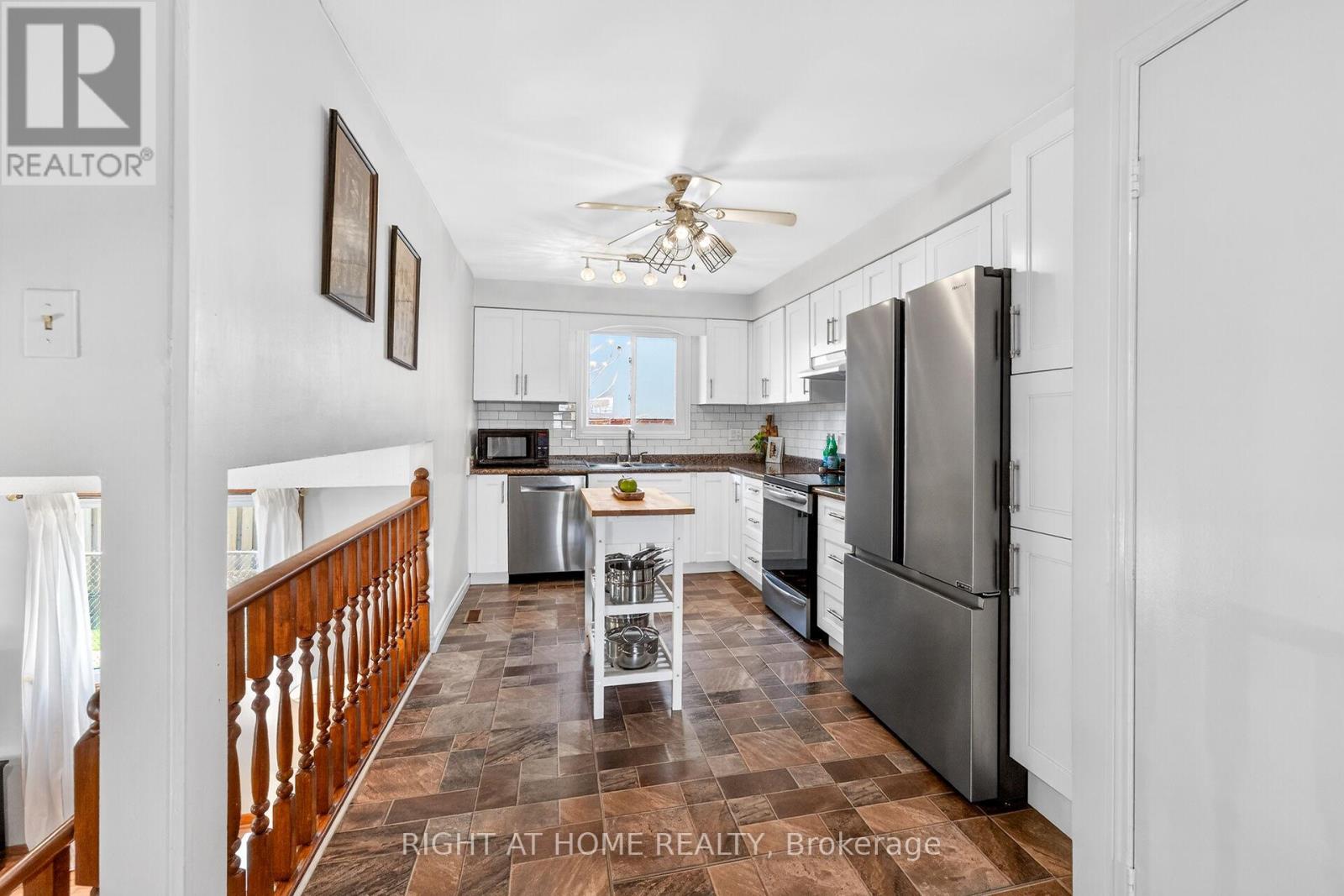 22 VANCE CRESCENT, Hamilton (Waterdown), Ontario, L8B0B8 — Photo 9