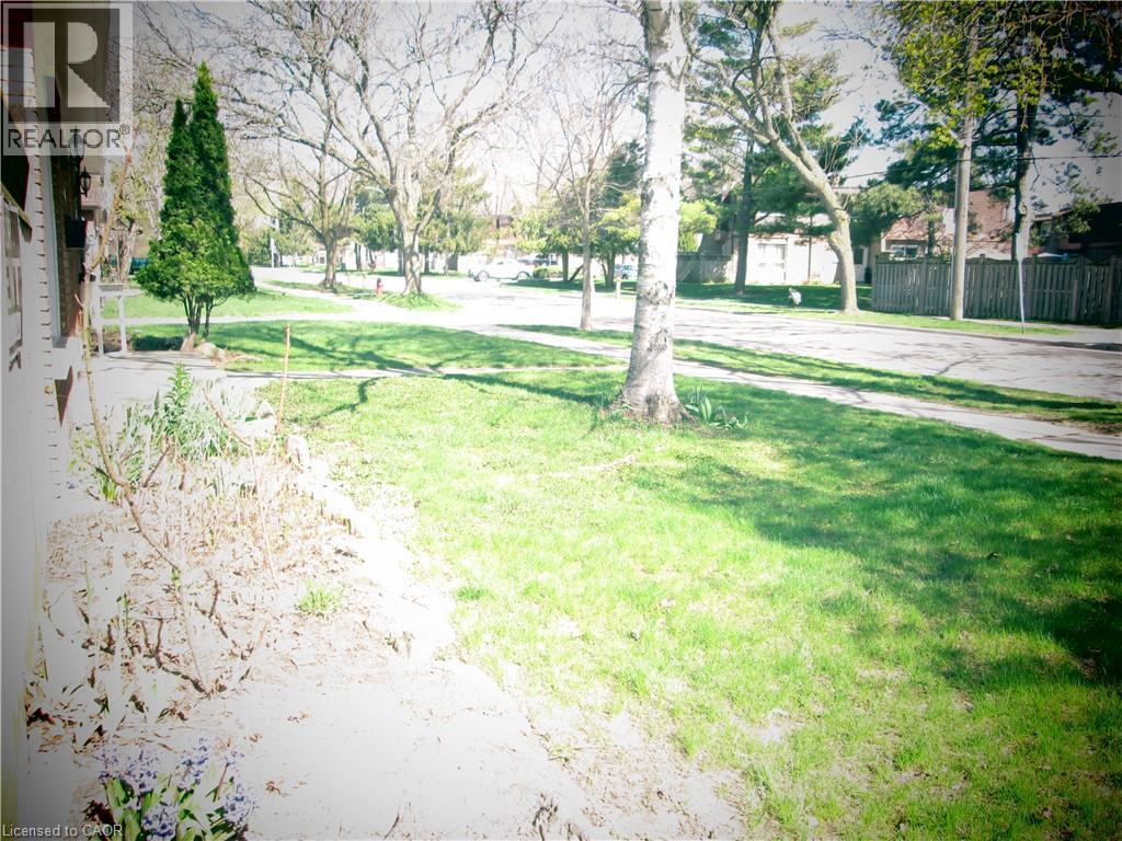 648 FRANCIS Road, Burlington, Ontario, L7T3X7 — Photo 5