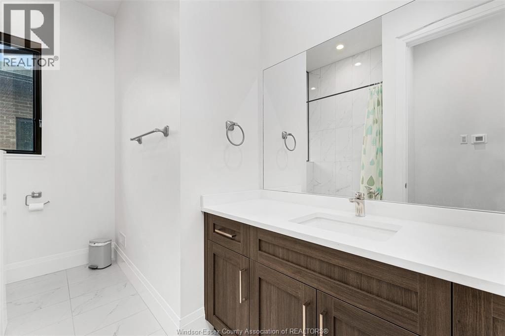 658 LILY MAC BOULEVARD, Windsor, Ontario, N9E0B1 — Photo 28