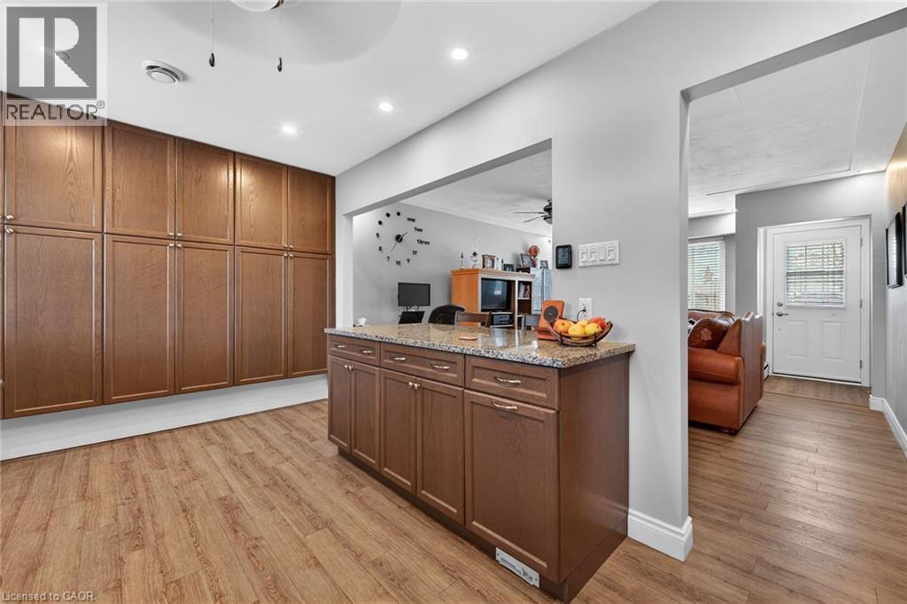 27 CAMILLE Court, Hamilton, Ontario, L8T2C8 — Photo 10