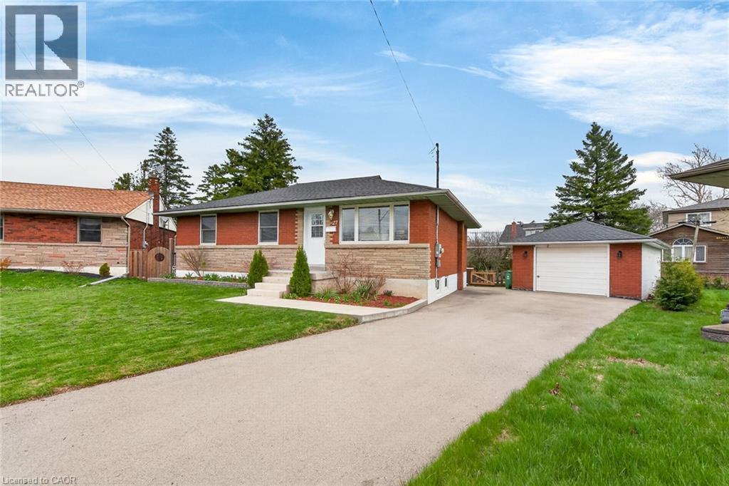 27 CAMILLE Court, Hamilton, Ontario, L8T2C8 — Photo 2