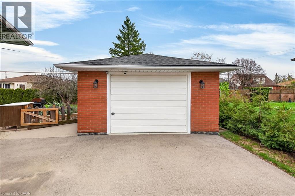 27 CAMILLE Court, Hamilton, Ontario, L8T2C8 — Photo 39