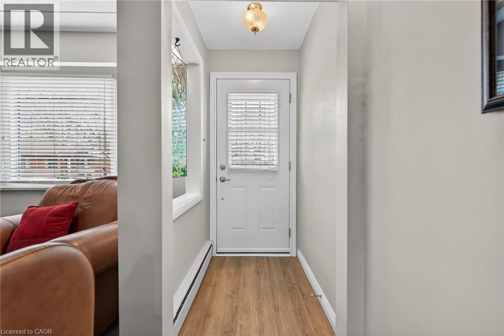 27 CAMILLE Court, Hamilton, Ontario, L8T2C8 — Photo 4