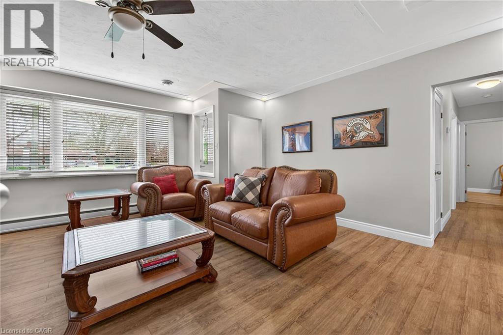 27 CAMILLE Court, Hamilton, Ontario, L8T2C8 — Photo 8