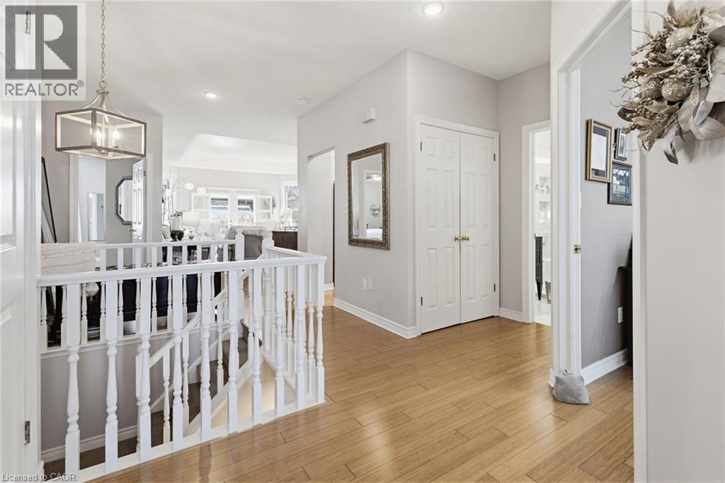 87 TWENTYPLACE Boulevard, Hamilton, Ontario, L8G3G8 — Photo 4