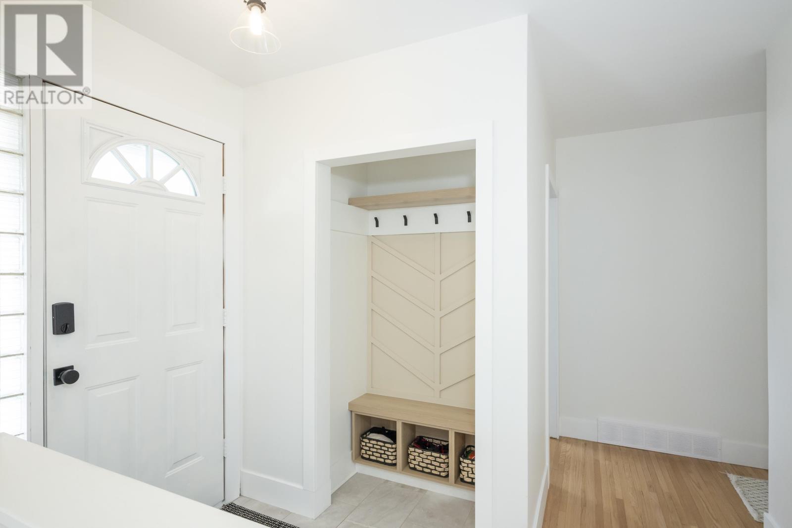 467 Heather Cres., Thunder Bay, Ontario, P7E5K9 — Photo 2