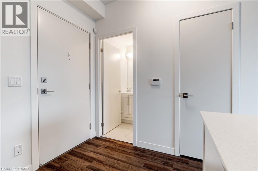 2087 FAIRVIEW Street Unit# 2101, Burlington, Ontario, L7R0E5 — Photo 3