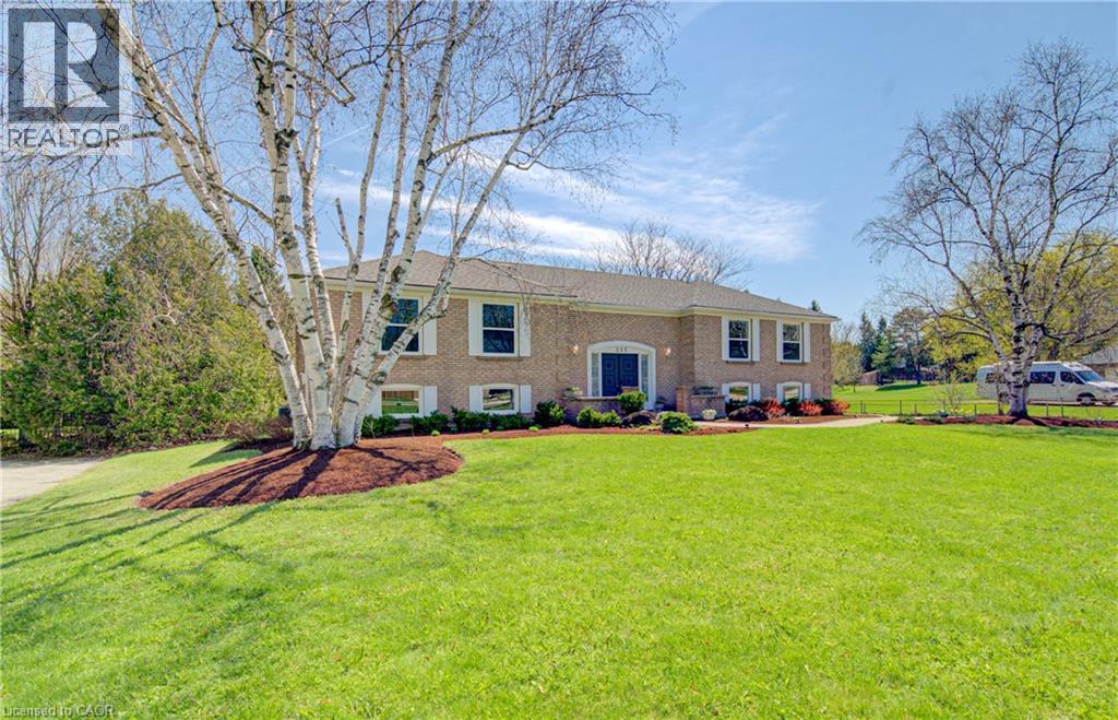 395 WARRINGTON Drive, Waterloo, Ontario, N2L2P7 — Photo 2