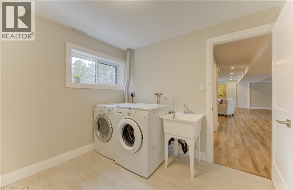 395 WARRINGTON Drive, Waterloo, Ontario, N2L2P7 — Photo 39