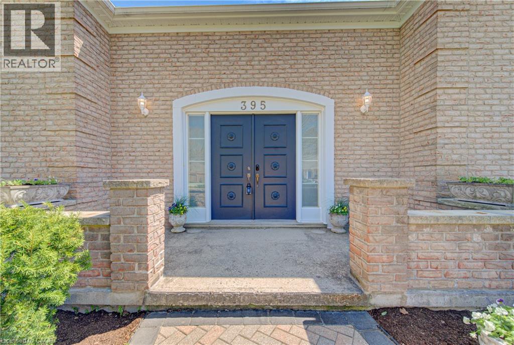 395 WARRINGTON Drive, Waterloo, Ontario, N2L2P7 — Photo 6