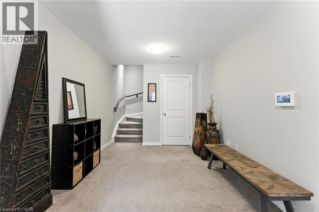 377 GLANCASTER Road Unit# 37, Ancaster, Ontario, L9G0G4 — Photo 3