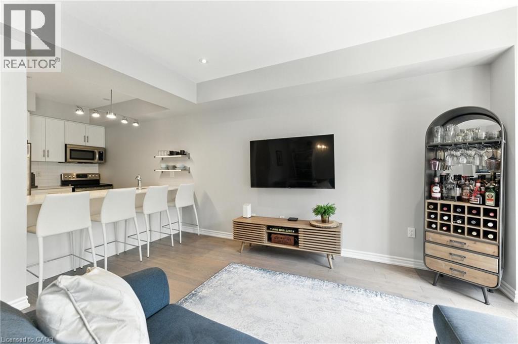 377 GLANCASTER Road Unit# 37, Ancaster, Ontario, L9G0G4 — Photo 5