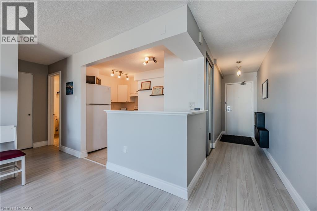 64 BENTON Street Unit# 1004, Kitchener, Ontario, N2G4L9 — Photo 5