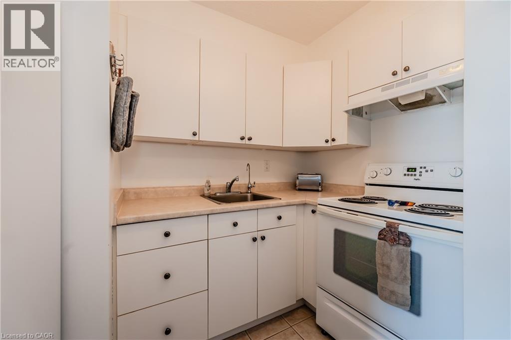 64 BENTON Street Unit# 1004, Kitchener, Ontario, N2G4L9 — Photo 13