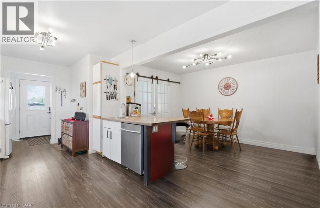 48 TAMVALE Crescent, Kitchener, Ontario, N2E3K7 — Photo 10