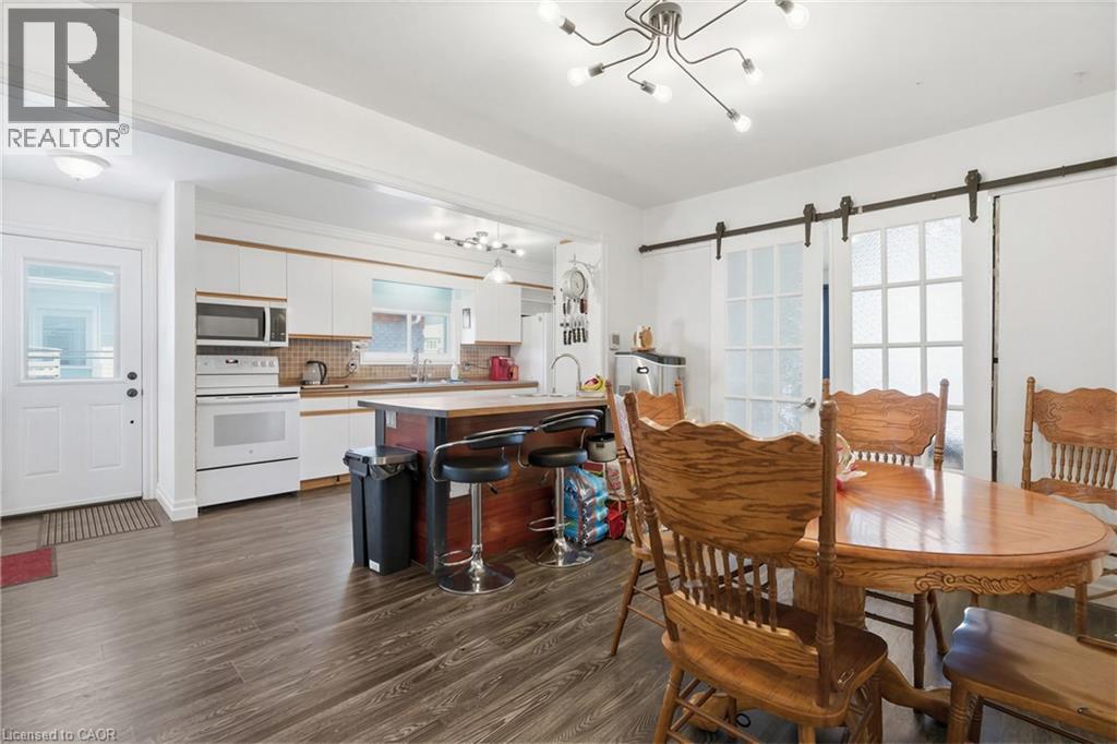 48 TAMVALE Crescent, Kitchener, Ontario, N2E3K7 — Photo 11