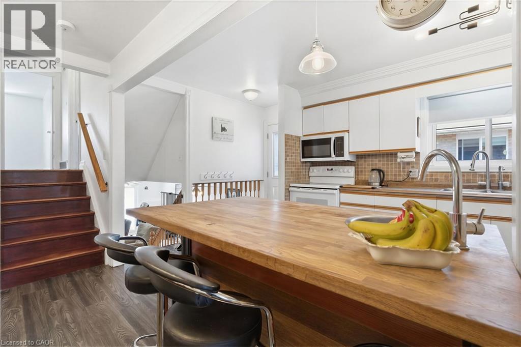 48 TAMVALE Crescent, Kitchener, Ontario, N2E3K7 — Photo 13