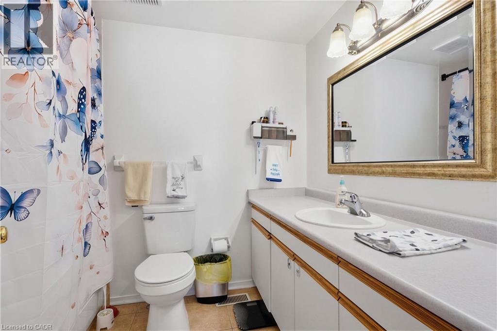 48 TAMVALE Crescent, Kitchener, Ontario, N2E3K7 — Photo 14