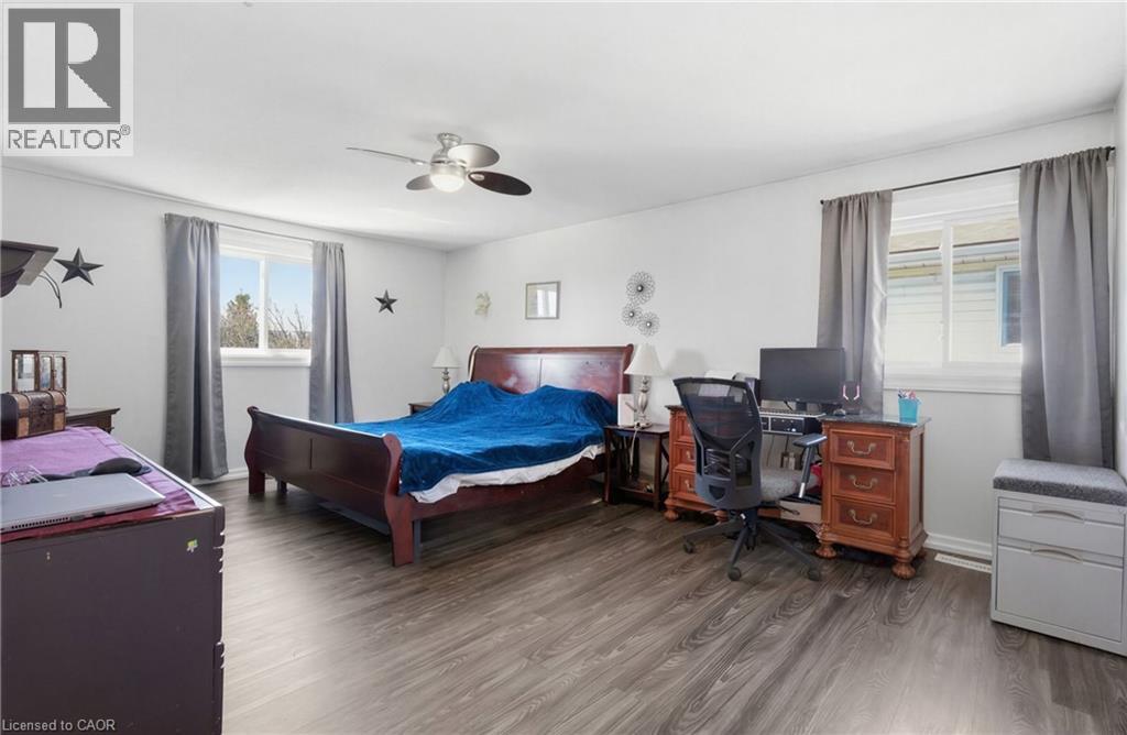 48 TAMVALE Crescent, Kitchener, Ontario, N2E3K7 — Photo 18