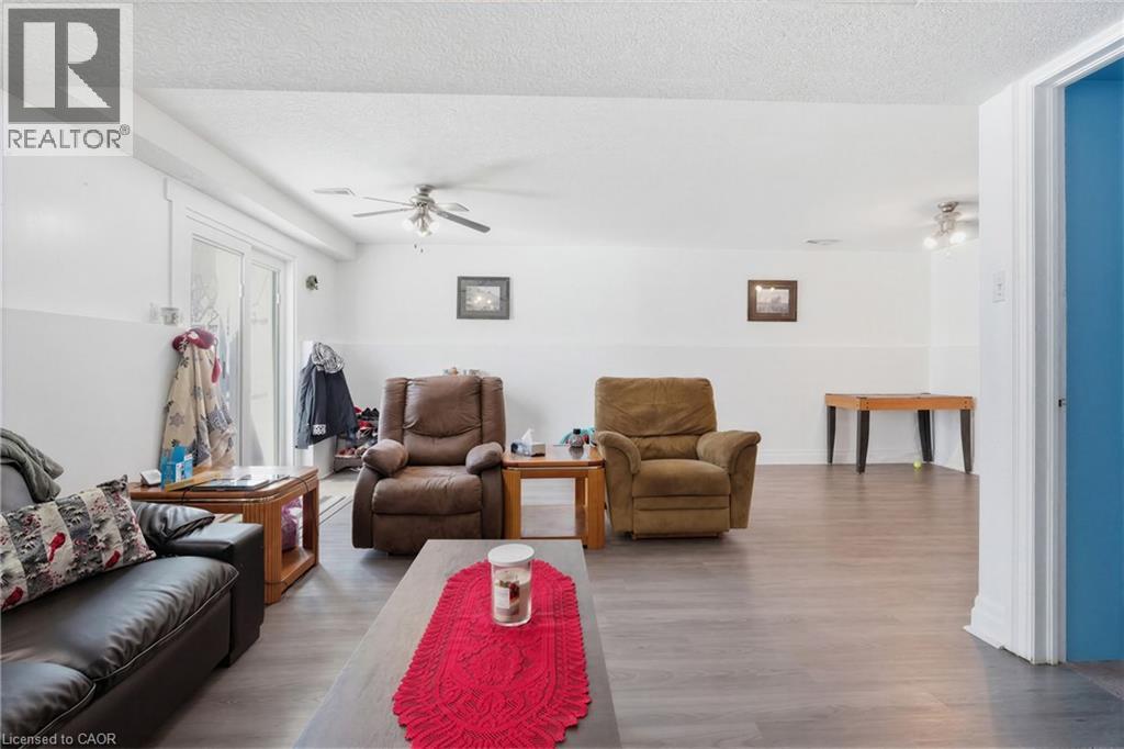 48 TAMVALE Crescent, Kitchener, Ontario, N2E3K7 — Photo 22