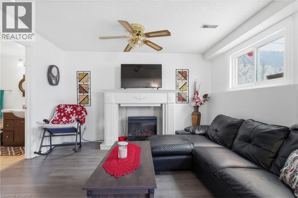 48 TAMVALE Crescent, Kitchener, Ontario, N2E3K7 — Photo 23