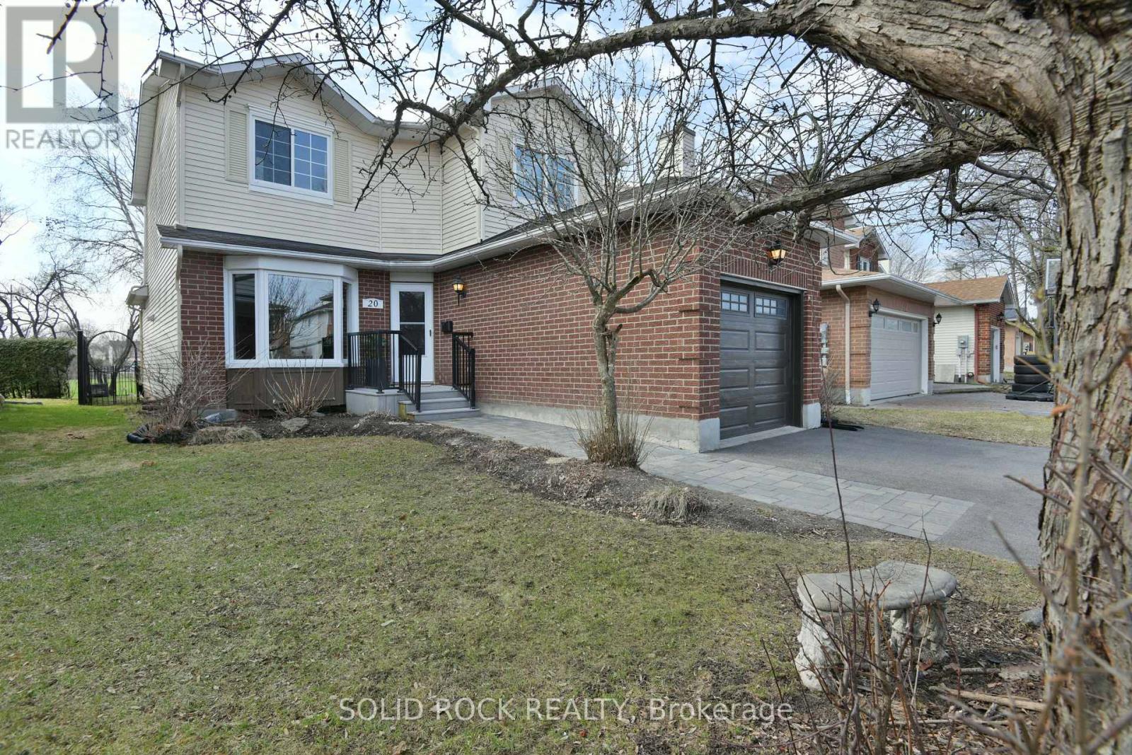 20 SHETLAND WAY, Ottawa, Ontario, K2M1R9 — Photo 2