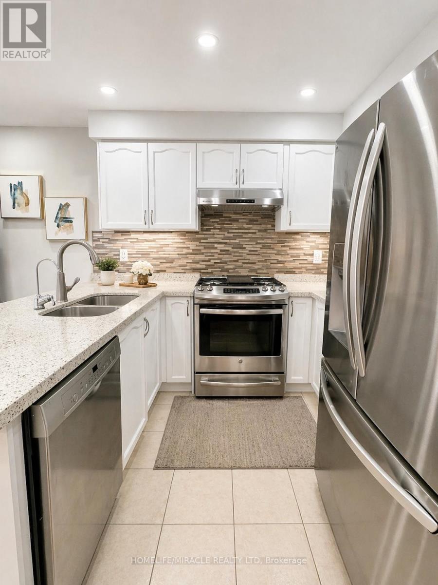 65 BELLCHASE TRAIL, Brampton (Bram East), Ontario, L6P3L9 — Photo 2