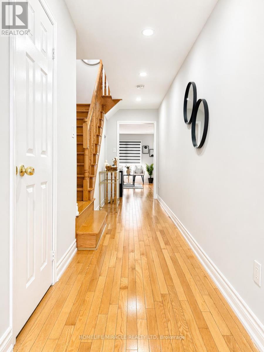 65 BELLCHASE TRAIL, Brampton (Bram East), Ontario, L6P3L9 — Photo 3