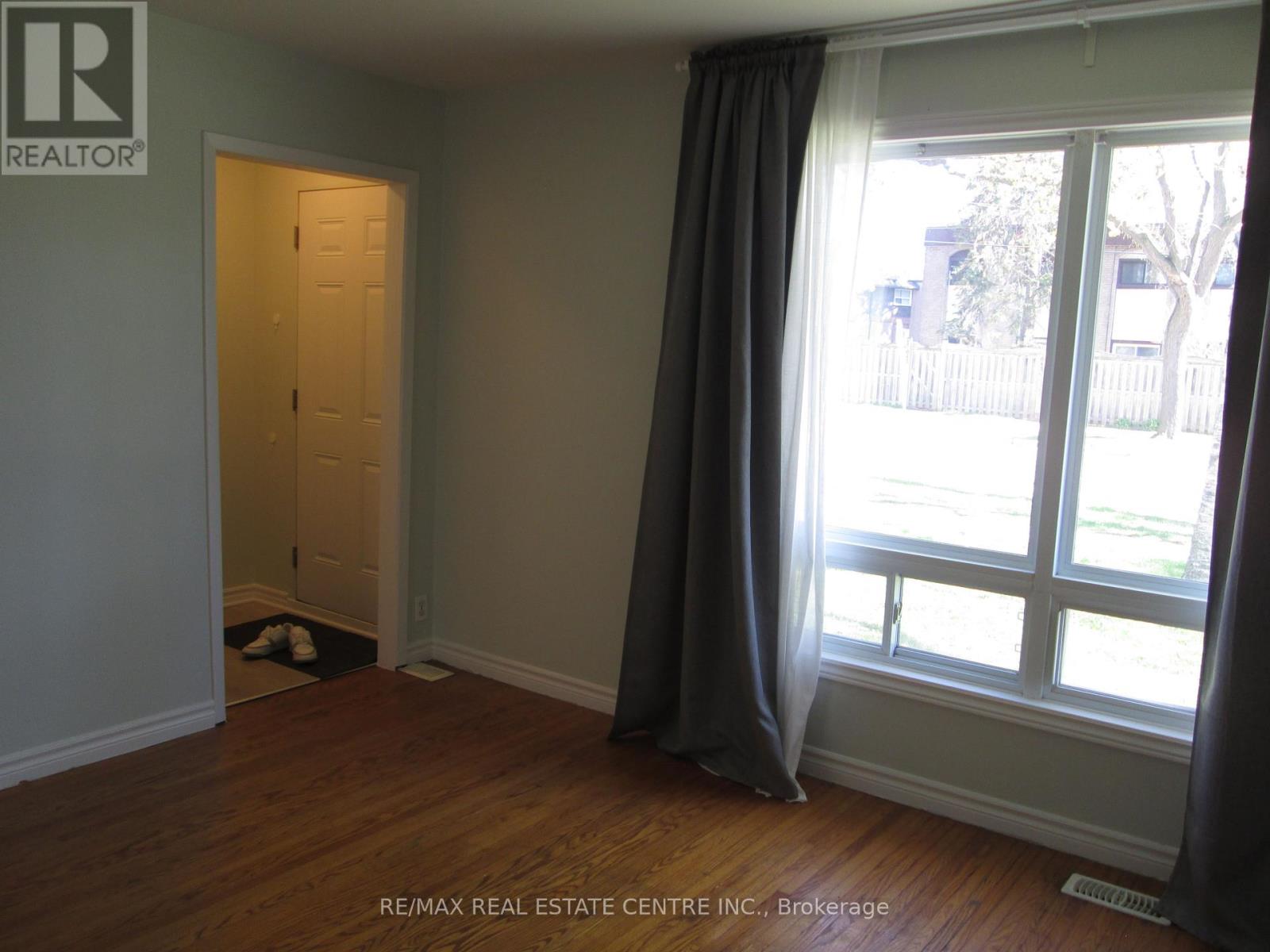 648 FRANCIS ROAD, Burlington (LaSalle), Ontario, L7T3X6 — Photo 7